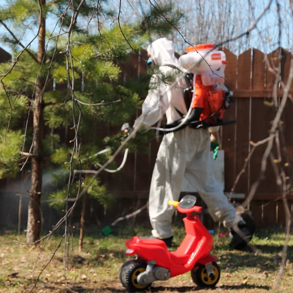 Обработка участка от клещей в Норильске?